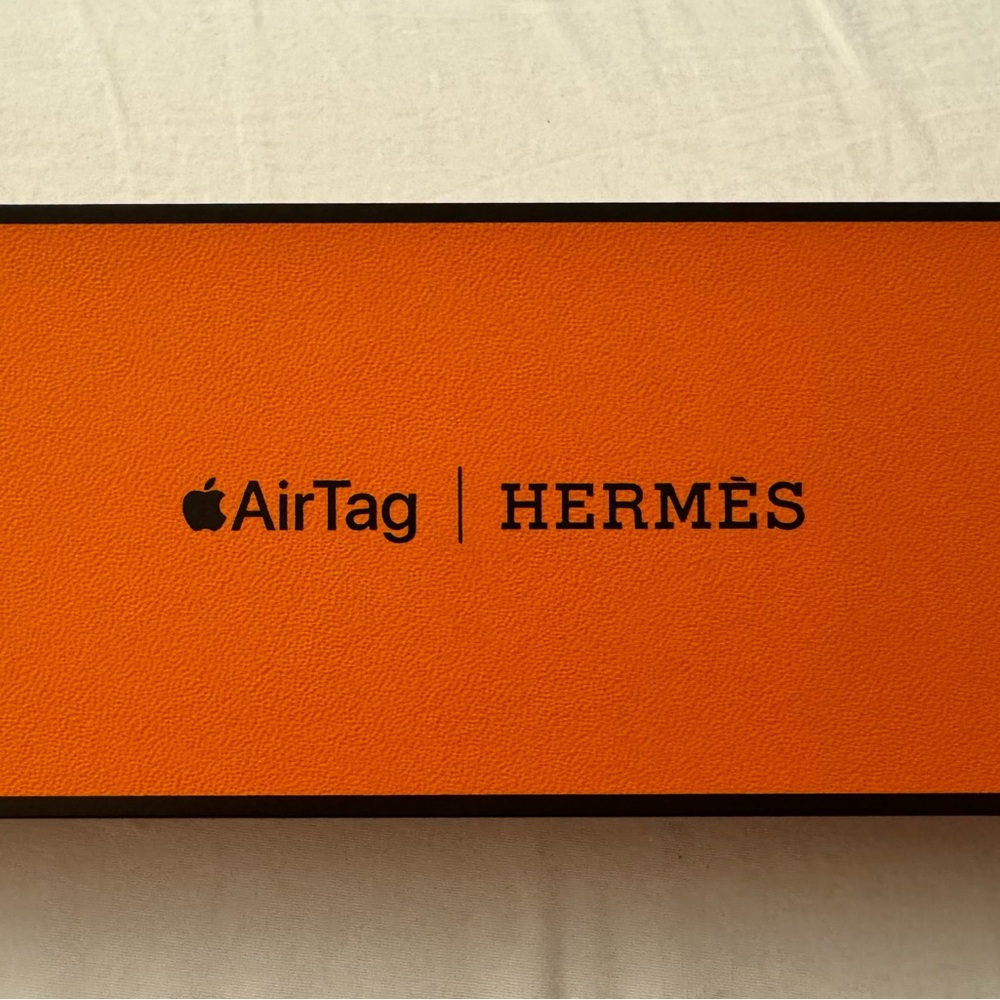 Hermes Apple AirTag